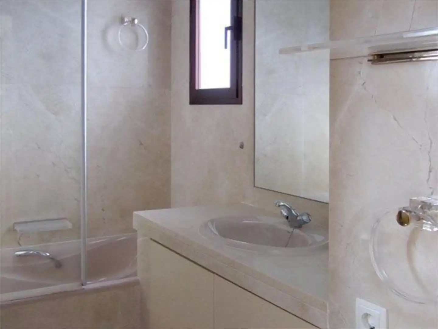 Piso en  Avenida de los Madroños 15 - Foto 19