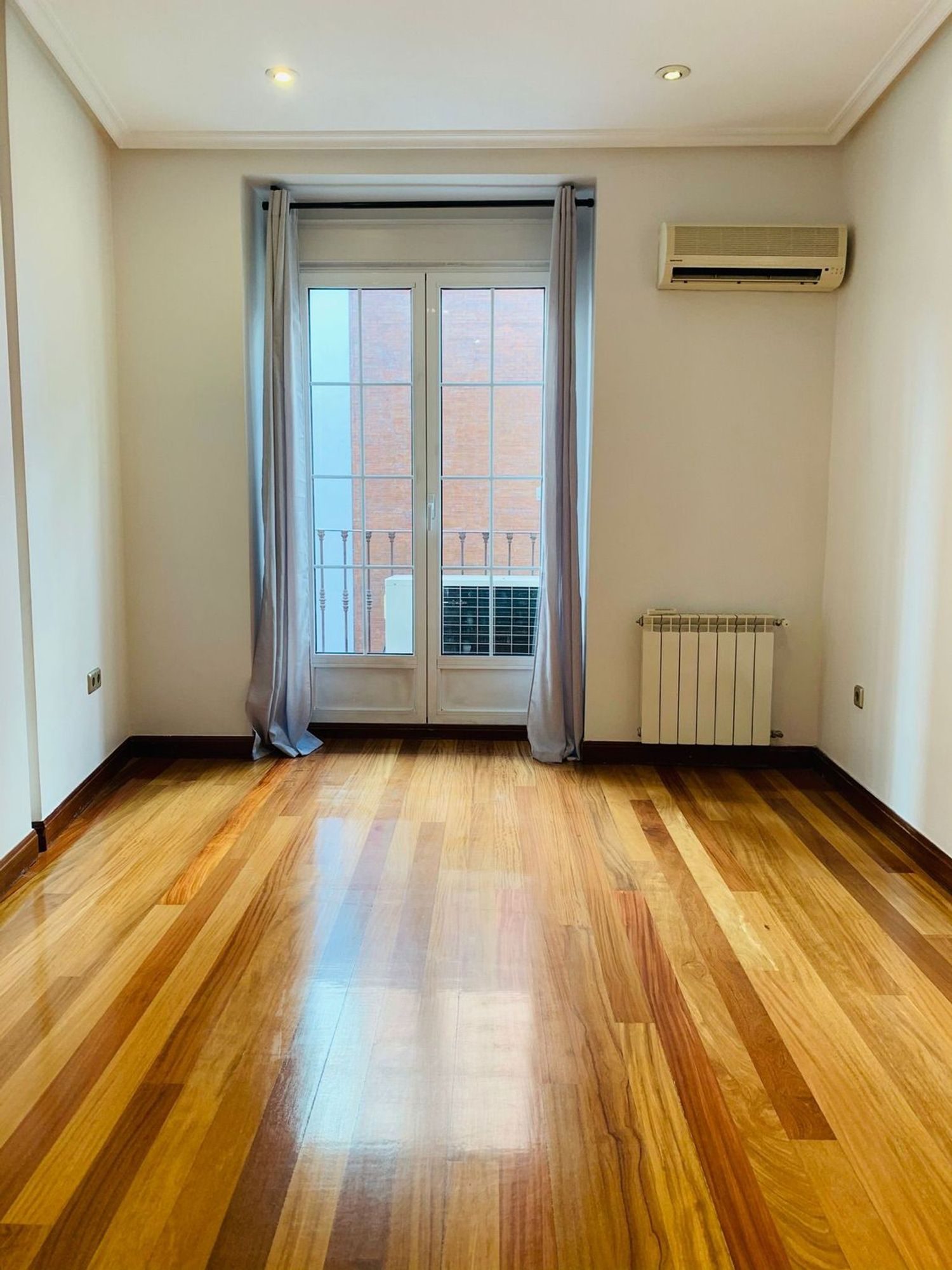 Piso en calle de Isabel la Católica, 11 - Foto 3