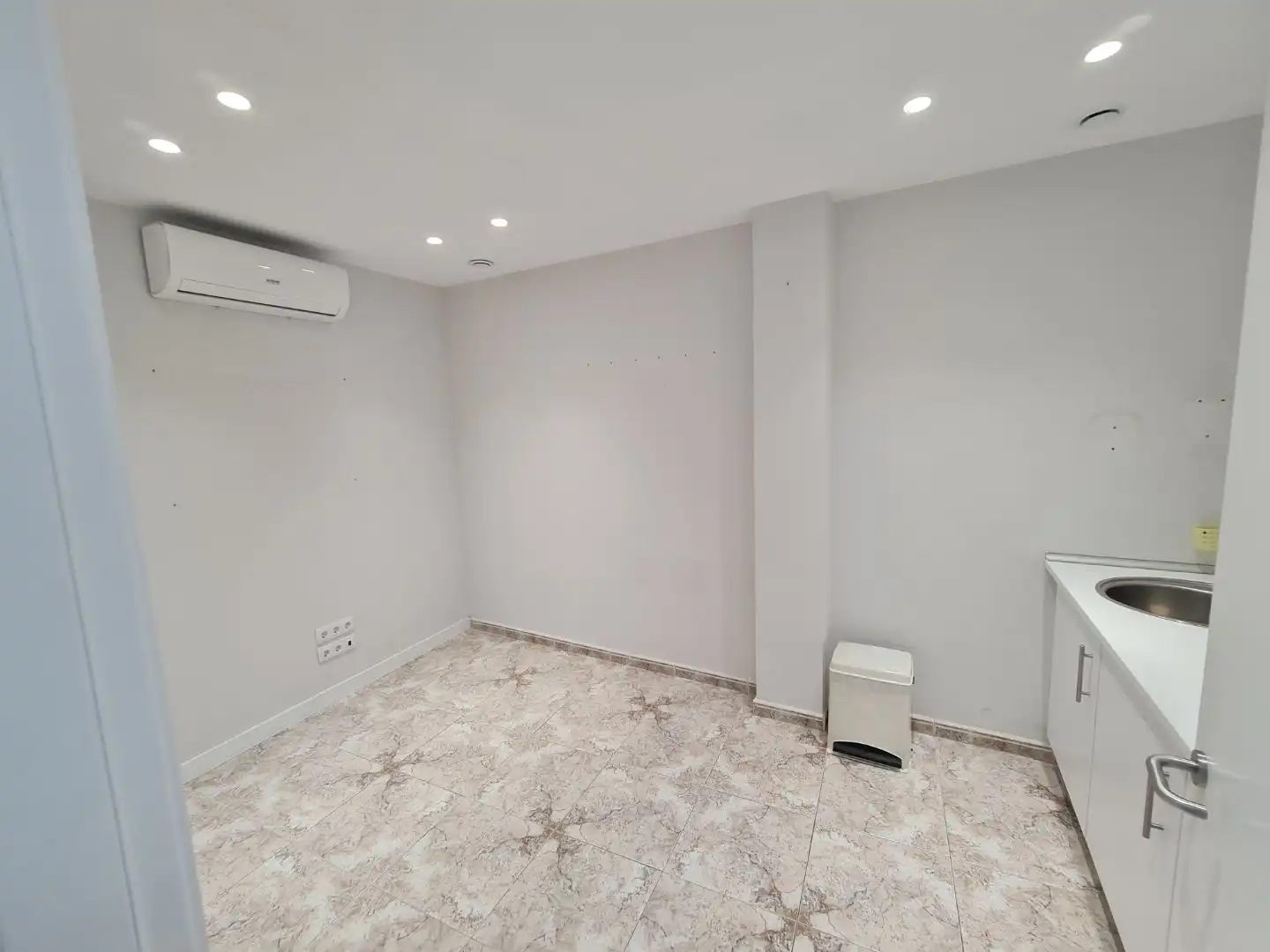 Local comercial en  Carrer Jacint Verdaguer 32 - Foto 40