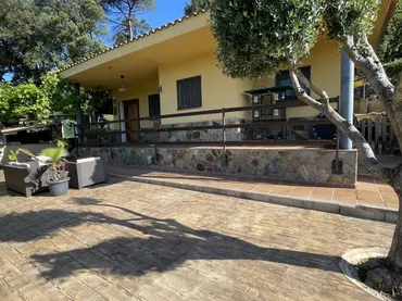 Chalet en  Avinguda del Vallès 18 - Foto 1