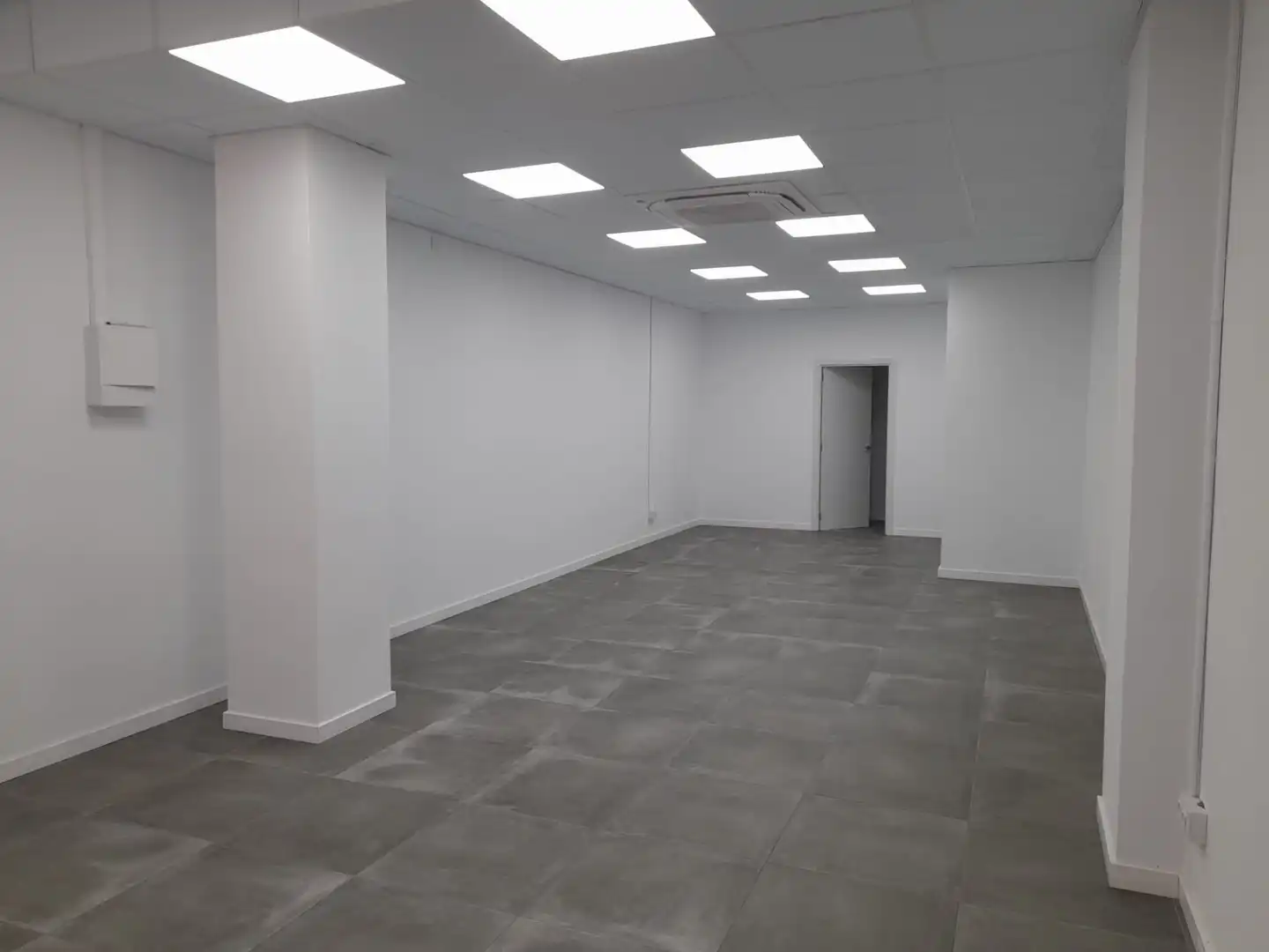 Local comercial en  CORNELLA - Foto 13