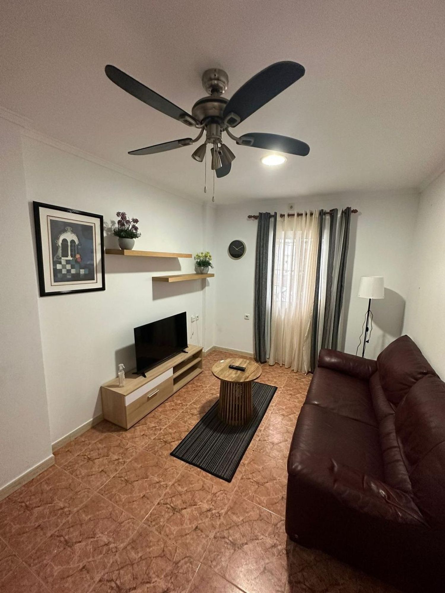 Piso en calle Albinella, 3 - Foto 1