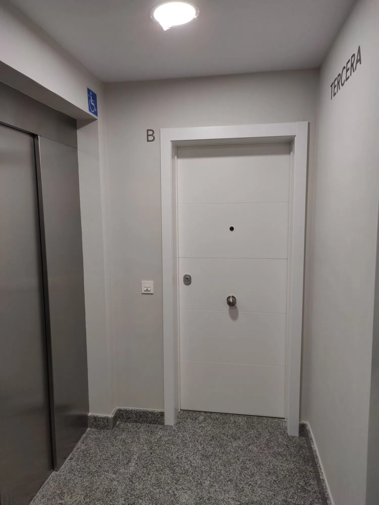 Piso en calle de María de las Mercedes de Borbón, 292 - Foto 2