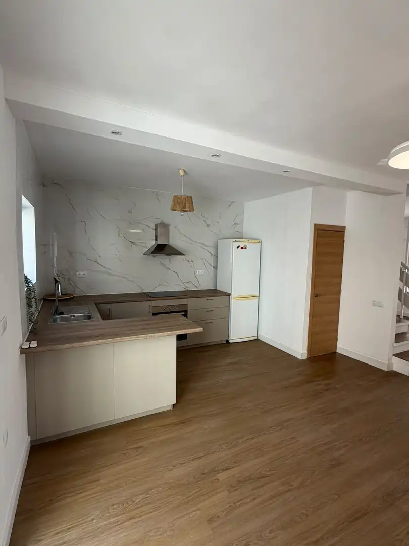 Casa adosada en  Avenida Mar Menor 35 - Foto 4
