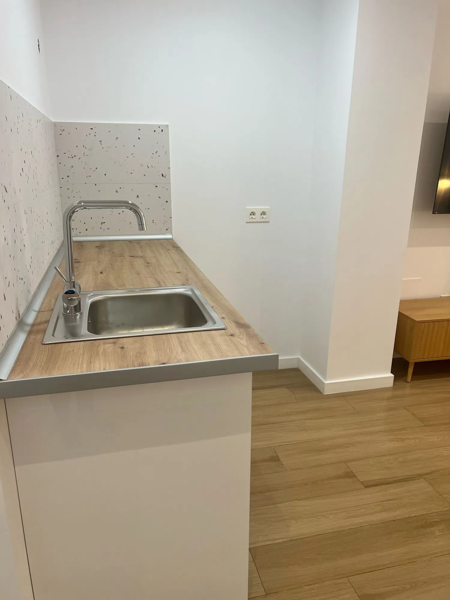 Estudio en avenida de Carlos Haya, 57 - Foto 2