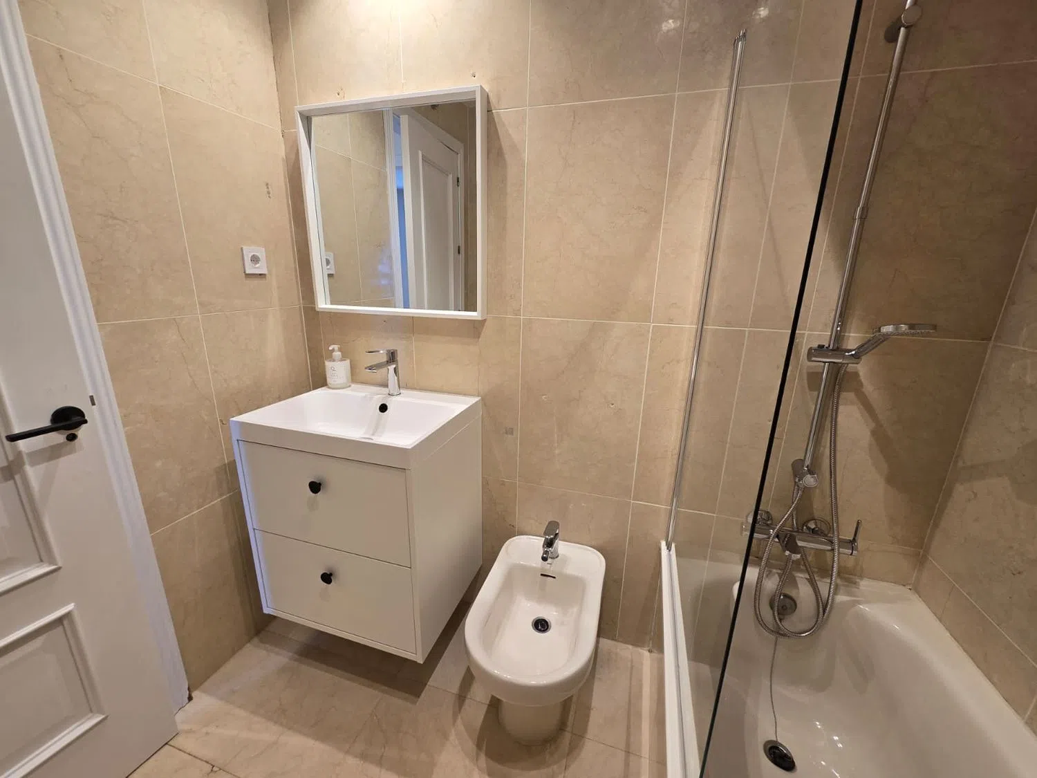 Estudio en calle de Rafael Bergamín, 6 - Foto 11