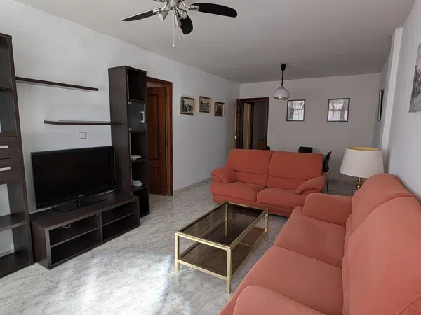 Piso en calle de Seseña, 63