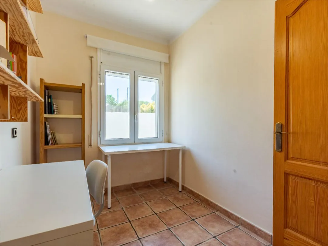 Piso en  Carrer Gurugú 14 - Foto 3