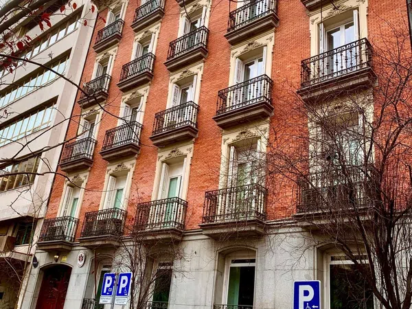 Piso en calle de Villanueva, 12