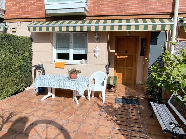 Chalet adosado en calle Quiñones, 22 Ap