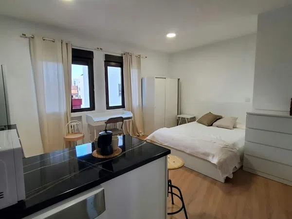 Estudio en calle del Doctor Santero, 2