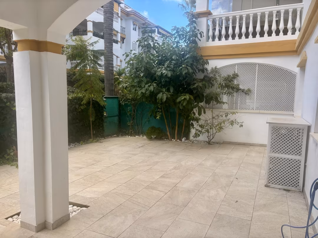 Planta baja en  Avenida Príncipe Salman 15 - Foto 8