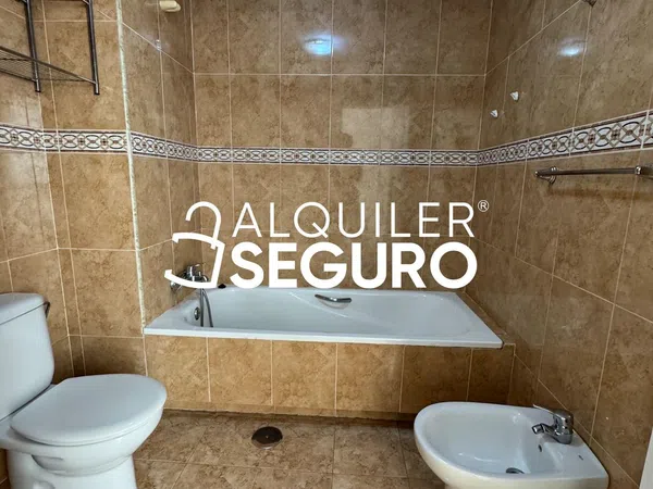 Piso en Calle Guadiaro, Girón - Las Delicias - Pacífico - Foto 2