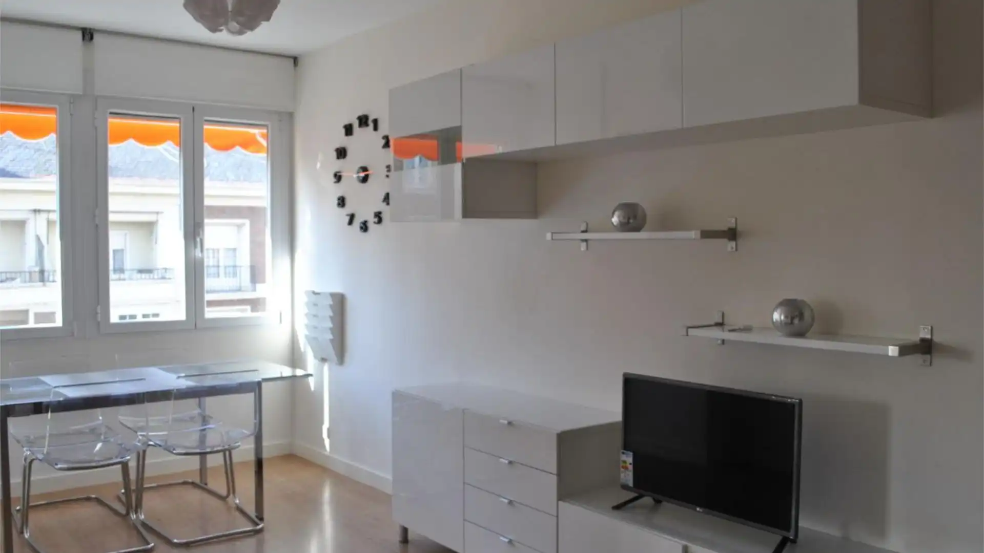 Piso en  Avenida del General Perón 25 - Foto 4