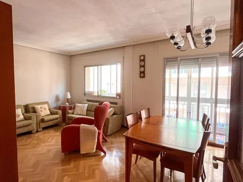 Piso en calle de Jacinto Verdaguer, 36
