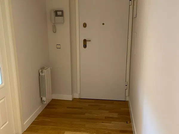 Piso en calle Monasterio de Sobrado, 5