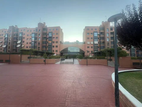 Piso en calle de Américo Castro, 76