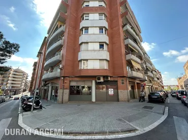 Local comercial en  Calle Francisco de Vitoria - Foto 1