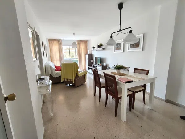 Piso en Avenida Gregorio de Diego, Los Guindos - Parque Mediterráneo - Santa Paula - Foto 1