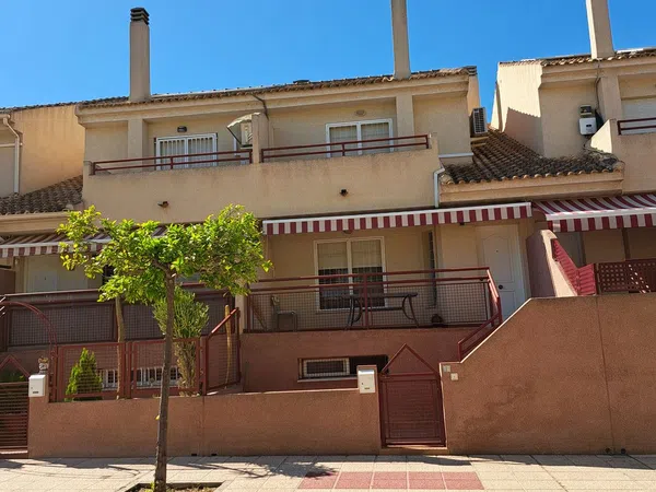 Dúplex en calle Azorín, 16