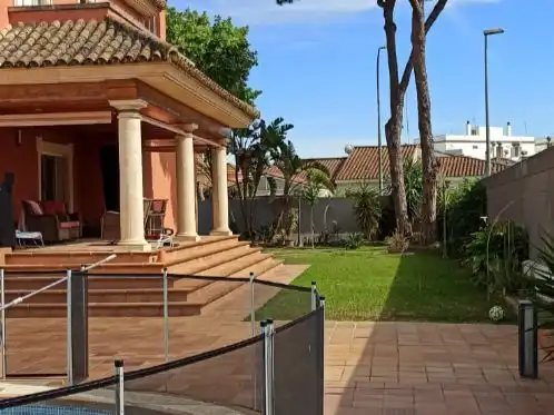 Chalet en  Avenida de la Constitución 18B - Foto 2