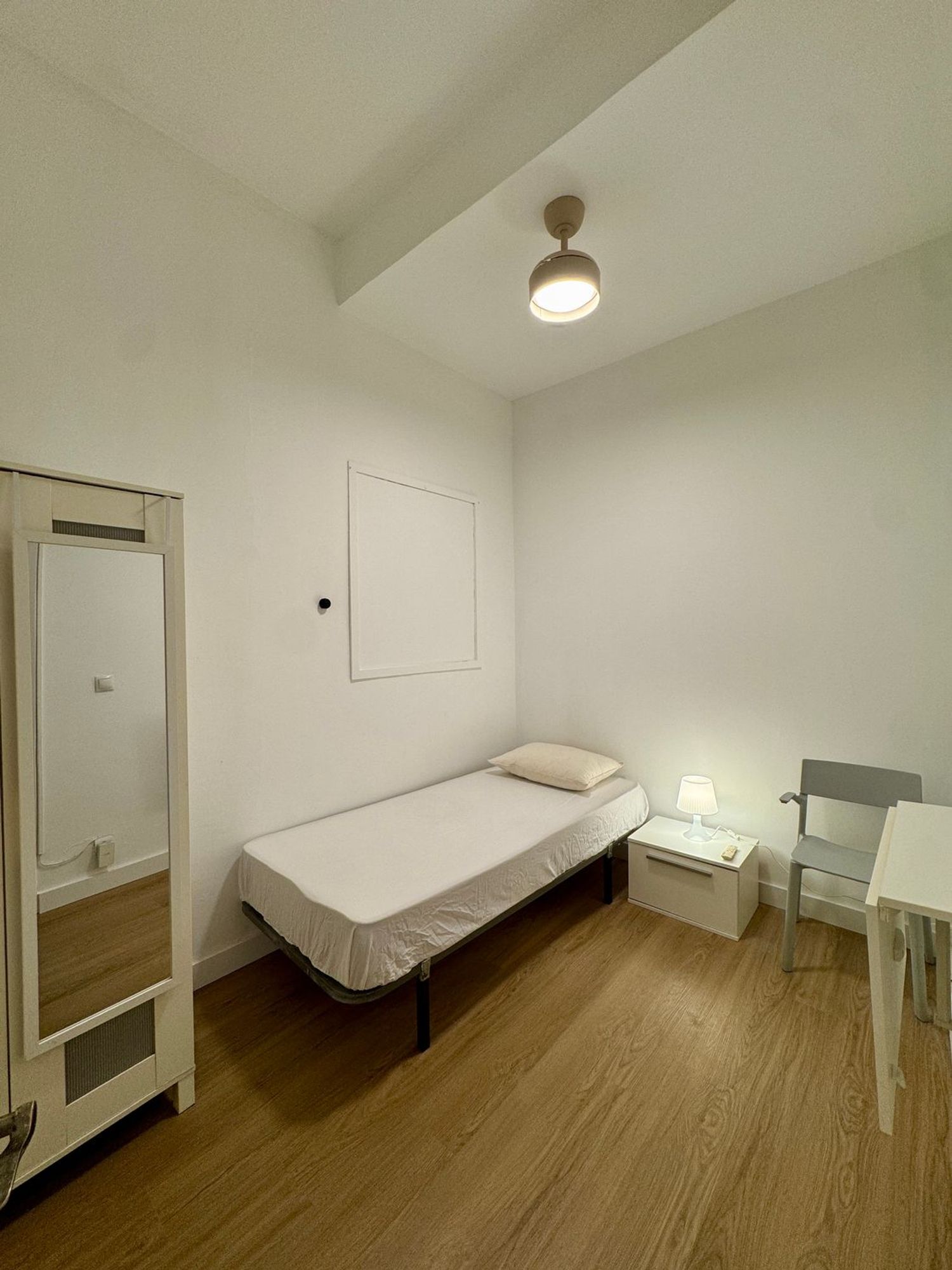 Piso en calle del Mesón de Paredes, 10 - Foto 5