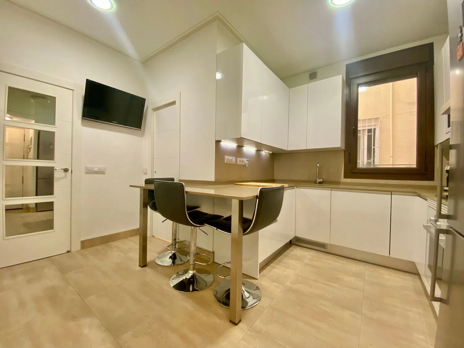 Estudio en calle Romero Robledo, 24 - Foto 8