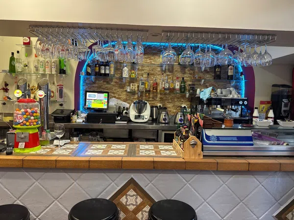 Local en Restaurante en Calle Arzúa, 37, Pinar del Rey - Foto 1