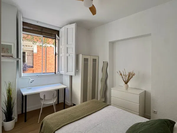 Piso en calle del Mesón de Paredes, 10 - Foto 4