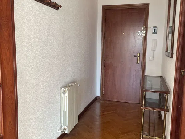 Piso en calle de la del Manojo de Rosas, 95