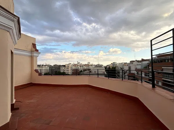 Ático en calle de Modesto Lafuente, 56