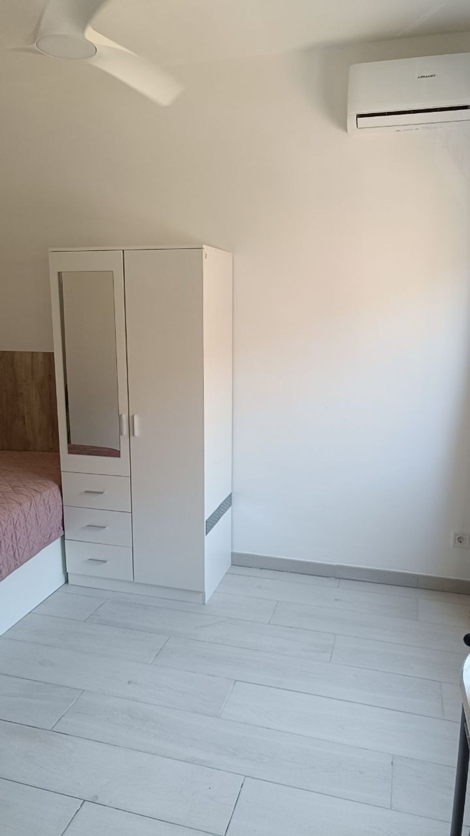 Estudio en Calle de Yecla, 8 - Foto 2