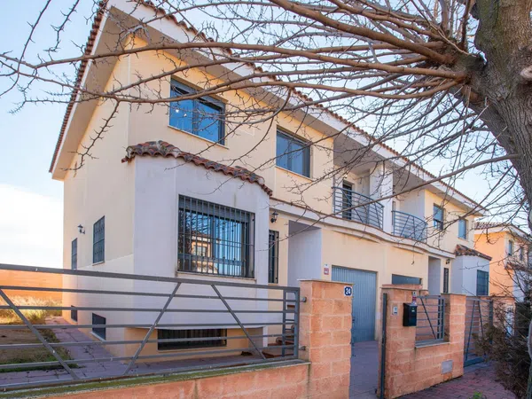 Chalet pareado en Ronda el Salobral, 2, Barrios periféricos - Pedanías, Barrios periféricos - Pedanías - Foto 1