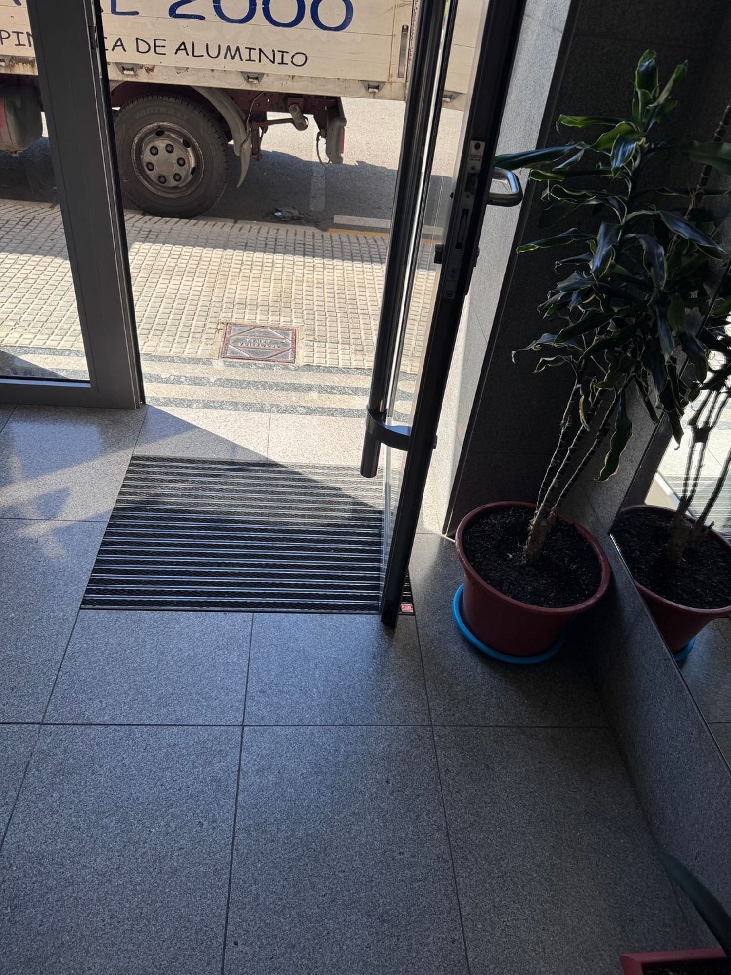 Piso en Avenida Leitariegos, 45 - Foto 2