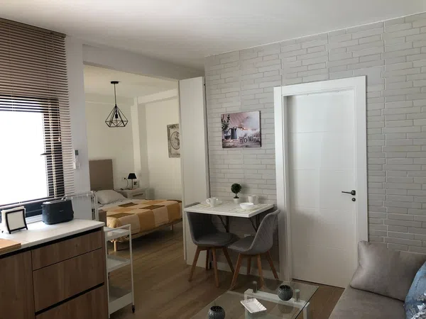 Estudio en calle Zanca, 5