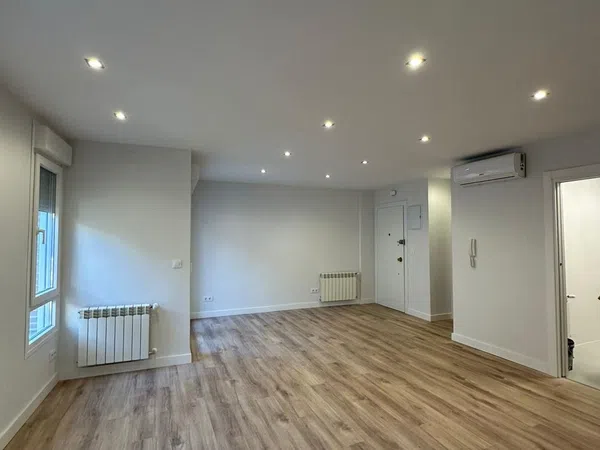 Piso en calle de la Constancia, 32