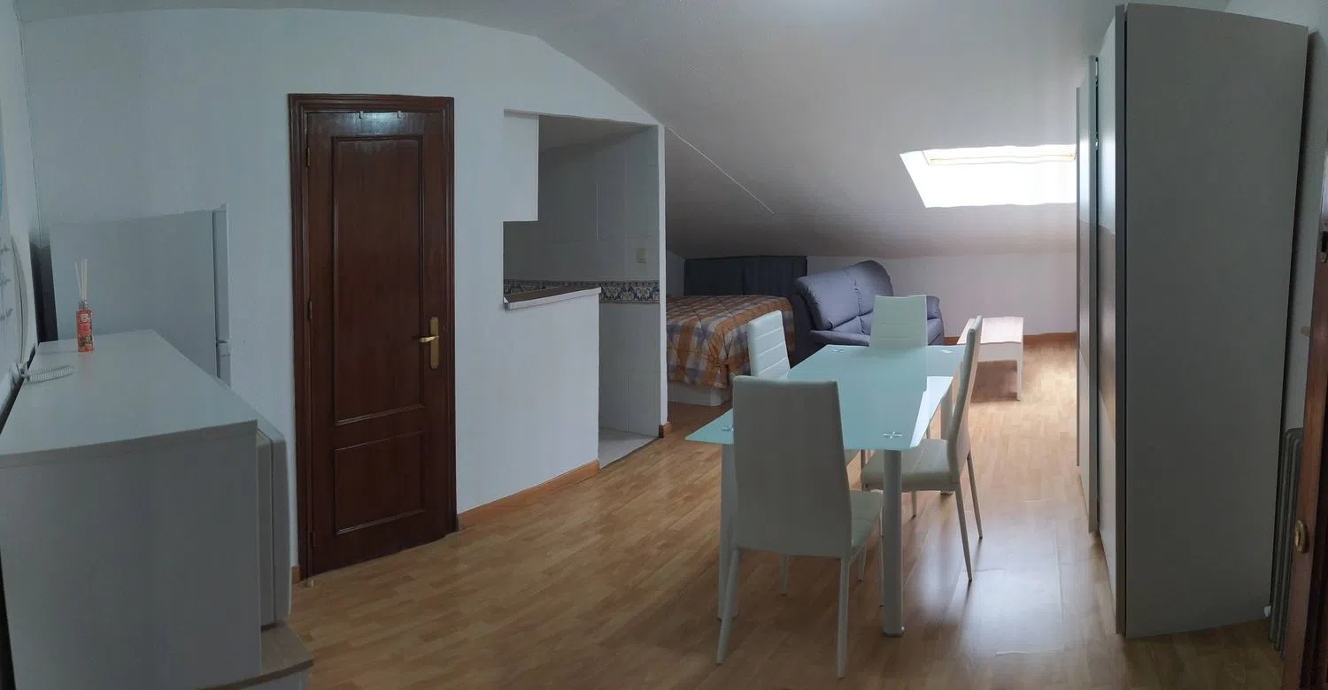 Estudio en avenida de los Reyes de España, 26 - Foto 1