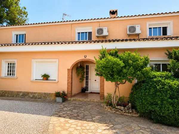 Casa o chalet independiente en Calle Pobla de Vallbona, 267 a - Foto 2