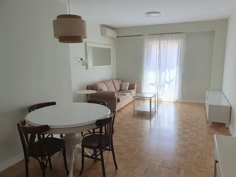 Piso en calle de la Isla de Sumatra, 51