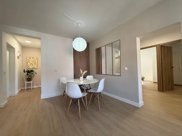 Piso en pasaje de Teba, 16