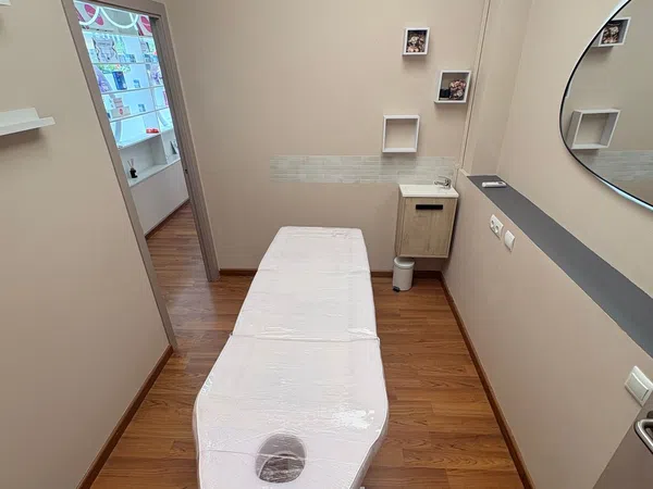 Local en Avenida del Doctor Waksman, 73, En Corts - Foto 1