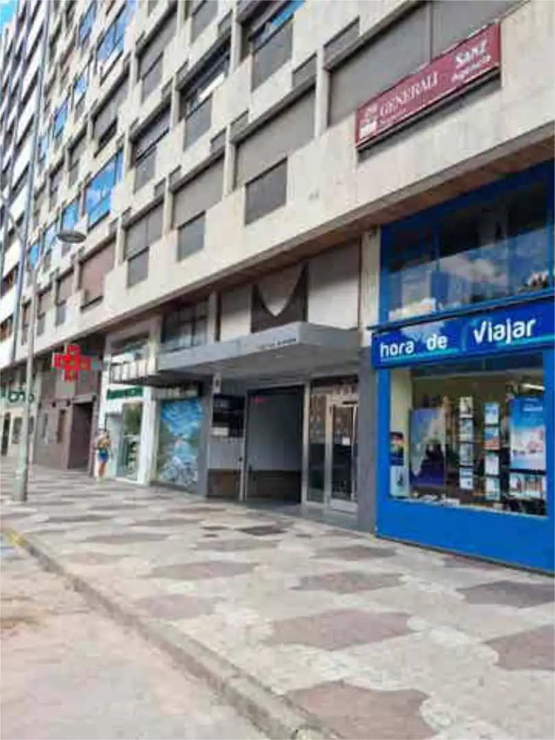 Apartamento en Avenida de los Reyes Católicos - Foto 2