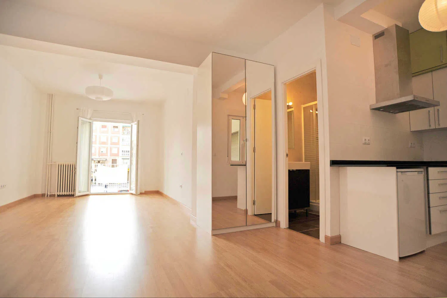 Estudio en plaza Virgen del Romero, 7 - Foto 1