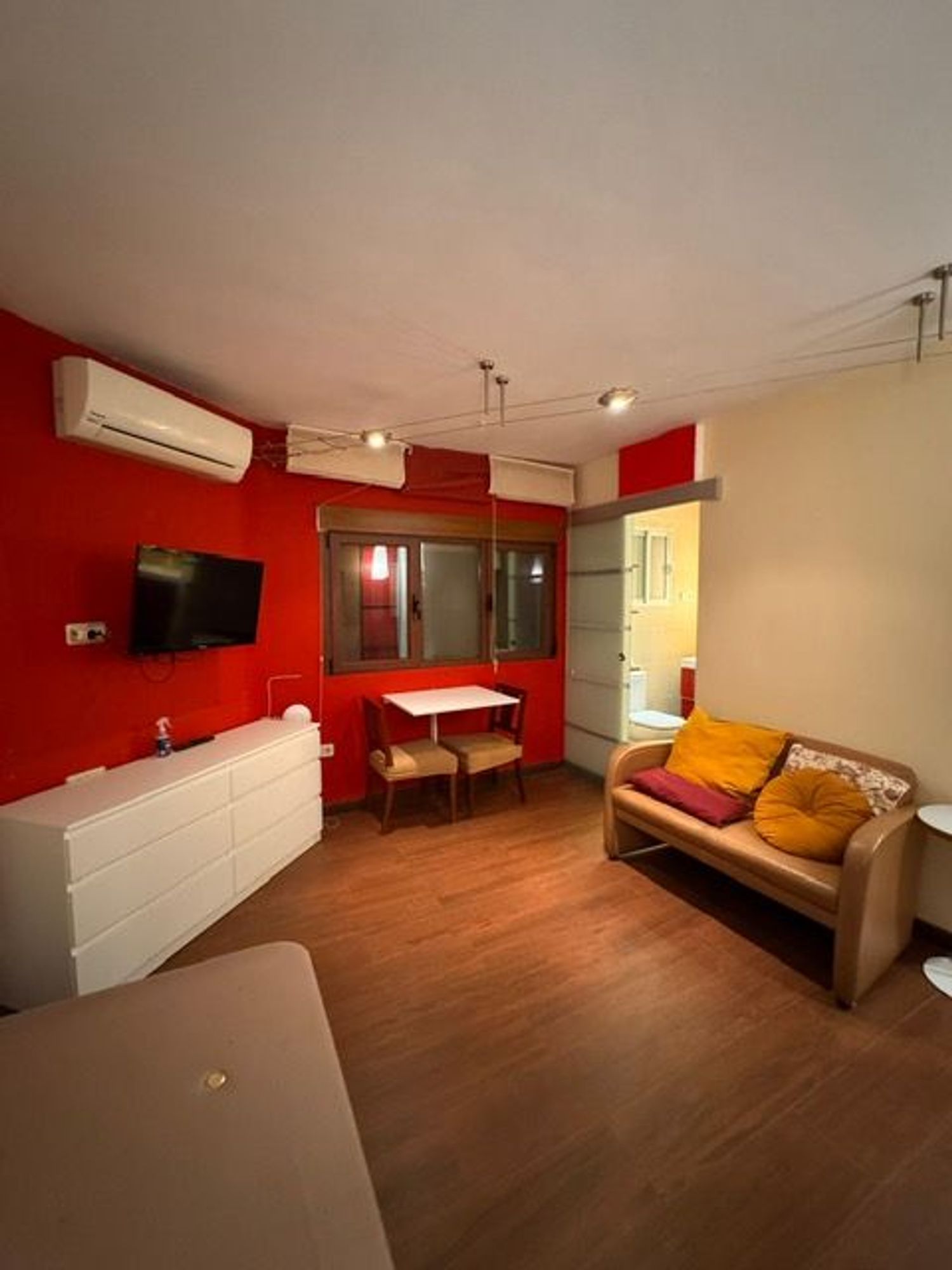 Estudio en Barrio Huertas-Cortes