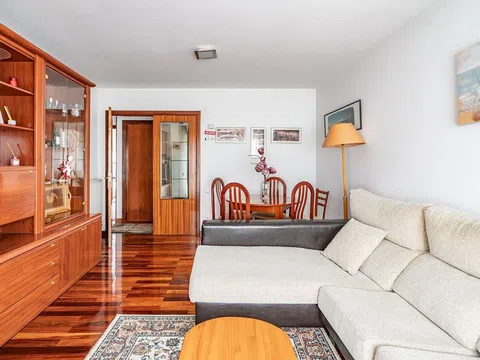 Piso en avenida primero de mayo, 58