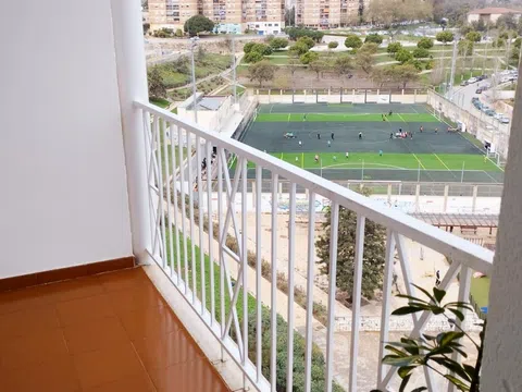 Piso en avenida de Carlos Haya, 11