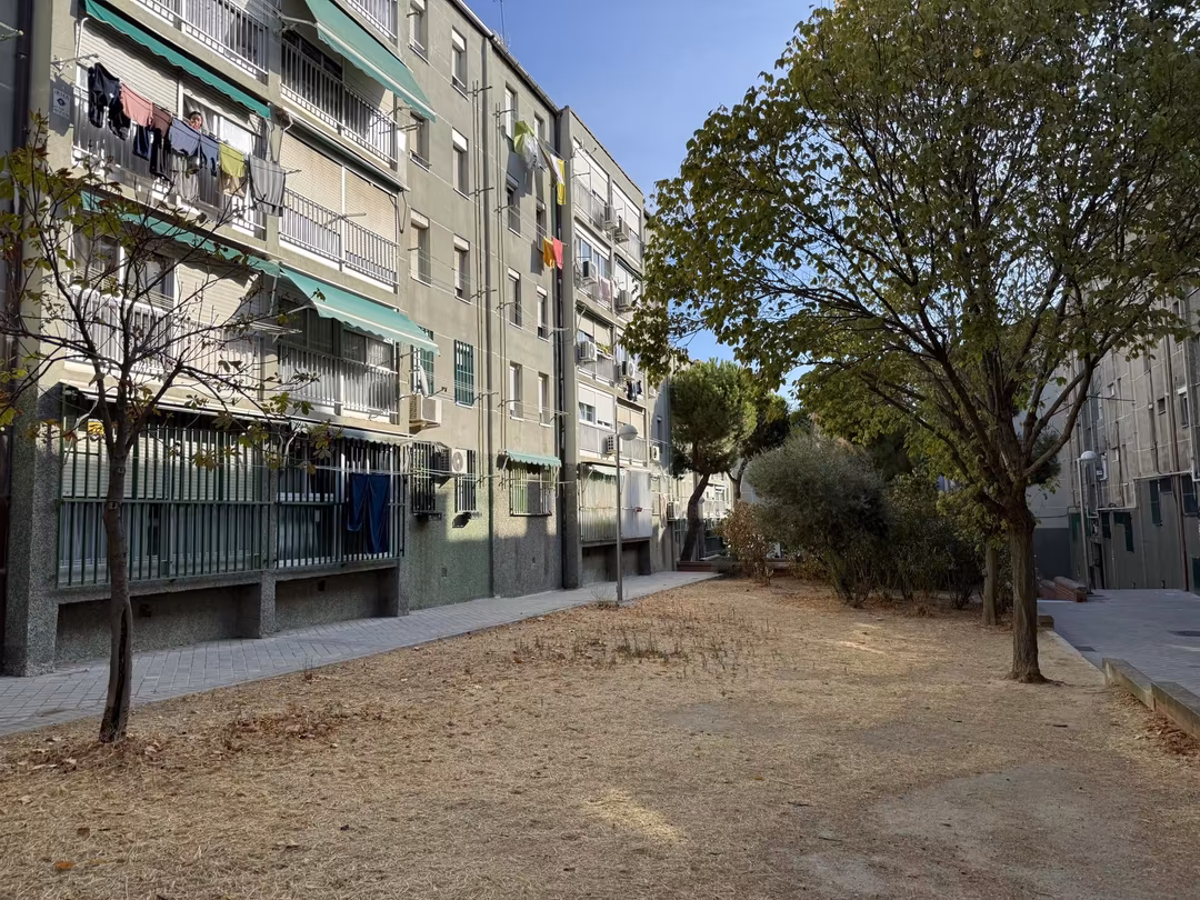 Piso en  Calle de Gregorio López Madera 29 - Foto 4