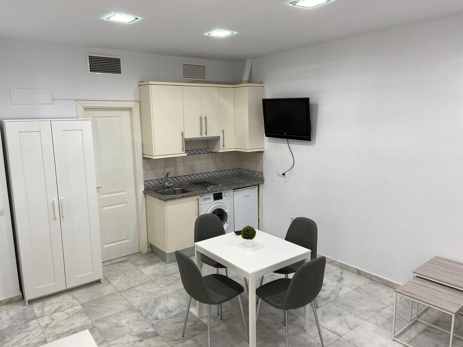 Estudio en Calle Relator, 24 - Foto 3