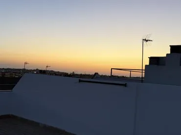Casa adosada en Dos Hermanas - Foto 1