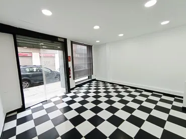Local comercial en  Transversal 243 - Foto 2